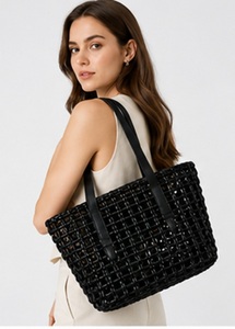 Sac fourre-tout Gravs en cuir véritable noir tressé, style ethnique, couleur unie, fait main en Inde, fermeture ouverte, été automne hiver - Product Image 3