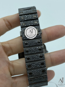 Montre de luxe à quartz avec chiffres romains noirs, cadran carré 20 mm, mouvement Miyota, bracelet en pierres précieuses, style bijou statement - Product Image 2