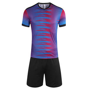 Uniforme de Fútbol con Impresión Personalizada, Ropa Deportiva Ligera de Poliéster Transpirable, Fábrica Mayorista - Product Image 1