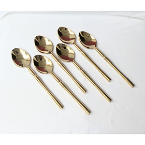 Ensemble de couverts en acier inoxydable durable personnalisé OEM avec un design tendance, finition dorée et style luxueux poli à la main - Product Image 1