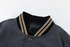 Chaqueta de cuero y algodón gris con cuello alto, logotipo frontal, diseño de diamantes gruesos, chaqueta universitaria personalizada para hombre, chaqueta varsity para hombre - Product Image 4