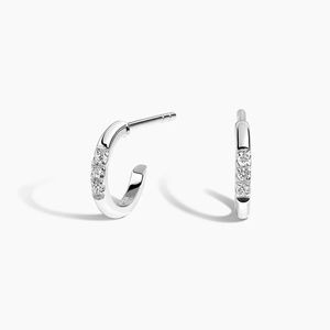 Pendientes Huggie de Oro Blanco con Diamantes, Corte Brillante Redondo, Color G, Cultivados en Laboratorio, Minimalistas, para Uso Diario de Mujer - Product Image 3
