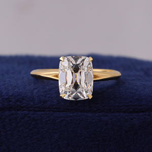 Bague en or jaune 10 carats avec diamant de laboratoire taille coussin de 4,00 carats, style ancienne mine, halo dissimulé - Product Image 1