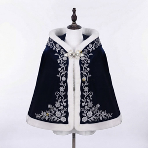 Cape de carnaval traditionnelle au design unique, cape en velours avec bordure argentée, cape de carnaval décorative - Product Image 5