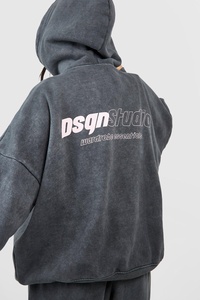 Ensemble de survêtement de maternité ample et décontracté en molleton imprimé délavé, avec sweat à capuche et pantalon de jogging à taille élastique - Product Image 2