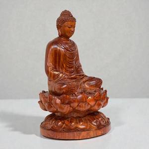 La statue du Bouddha Amitabha est sculptée à partir d'un seul bloc de bois de Huong. - Product Image 4