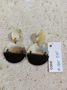 Los mejores pendientes de gota de diamante blanco y negro hechos a mano cuerno africano de moda para el hogar, la Oficina y el uso en fiestas aspecto clásico - Product Image 3