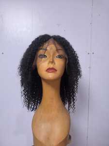 Perruque Full Lace mi-longue en cheveux Remy péruviens, noir naturel, base en dentelle suisse avec baby hair, dentelle marron clair, perruque bouclée 10mm - Product Image 4