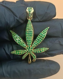 Colgante de Hoja de Marihuana, Colgante de Hoja de Cannabis, Plata 925 Antigua con Tono Dorado y Color Verde, para Hombres y Mujeres - Product Image 5