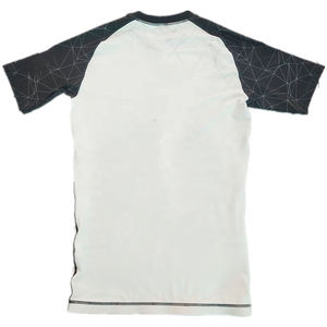 เสื้อรัดกล้ามเนื้อคุณภาพสูงแบบสั่งทำพิเศษสำหรับ MMA แขนสั้นแบบแร็กแลน ป้องกันรังสียูวี เสื้อสำหรับเด็กเล่นเซิร์ฟ พิมพ์ลายแบบซับลิเมชั่น - Product Image 2