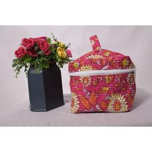 Grande trousse de maquillage florale matelassée en coton, organisateur de cosmétiques fait main, pochette de toilette de voyage avec fermeture éclair pour femme - Product Image 4