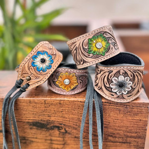 Pulsera de cuero genuino de grano completo de calidad superior Western Tooled Leather Turquoise Floral Cuff Custom Cowhide Women Wristband - Product Image 4