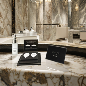 Échantillon de Cologne solide de longue durée avec huile de note de base Skyline à base d'huile pour hommes utilisation en salle de sport ou kit de transport de week-end - Product Image 1