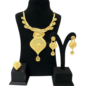 Venta caliente Dubai 24KT chapado en oro encantador conjunto de collar 4GRM para mujer anillo de pendiente relleno de oro con perla de diamante directo - Product Image 1