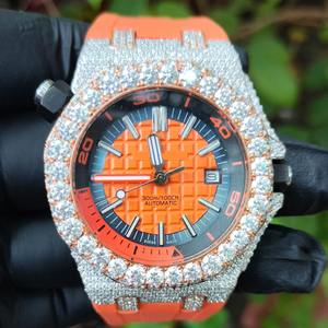 Montre en acier inoxydable étanche, sertie de diamants VVS, très demandée, idéale pour les soirées et les fêtes, disponible à la vente. - Product Image 5