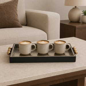 Bandeja de Servicio Decorativa de Lujo en Dorado con Base de Vidrio, Marco de MDF y Asas de Metal |   Elegante Bandeja Organizadora para Decoración del Hogar y Hoteles - Product Image 4