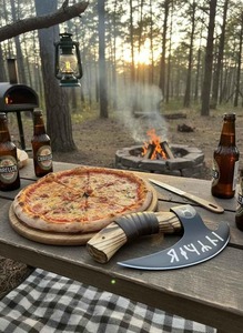 Hacha de Pizza Moderna, Hecha a Mano, Ecológica, Desechable, Forjada, Ambidiestra, de Acero al Carbono con Mango de Madera y Funda de Cuero - Product Image 3