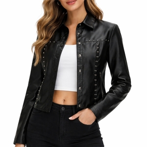 Veste en cuir cloutée pour femme, coupe ajustée, fermeture éclair, style motard, mode décontractée, confortable, style moderne, vêtements OEM - Product Image 2