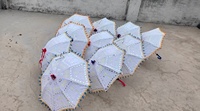 Parasol décoratif haut de gamme en fleurs artificielles pour mariage indien, parapluies et bases faits à la main, décorations de plafond