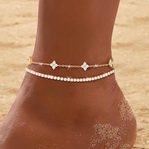 Bracelet de cheville de luxe en zircon cubique, hypoallergénique, en acier inoxydable plaqué or 18 carats - Product Image 4