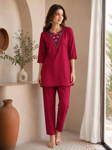 Hermoso Conjunto de 2 Piezas (Top y Pantalón) de Rayón de Alta Calidad para Mujer, Reversible y Elástico, Ideal para Bodas y Diwali - Product Image 3