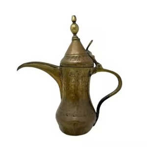 Dallah arabe en laiton massif brillant, pot à café avec couvercle à charnière et bec verseur long, récipient de service pour restaurants et salons du Moyen-Orient - Product Image 4