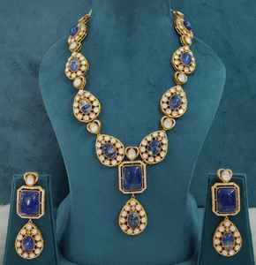 Conjunto de collar de latón y moissanita Monalisa Stone Polki, collar tradicional con hermosos pendientes, ideal para fiestas y uso casual. - Product Image 3