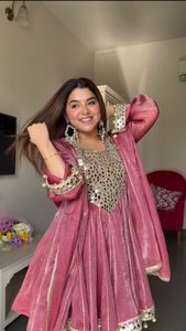 Traje Salwar de Tela de Seda Viscosa de Diseño Moderno, Estilo Indio-Pakistaní, Exclusivo y Novedoso para Mujer, Ideal para Fiestas, Bodas y Uso Casual - Product Image 3