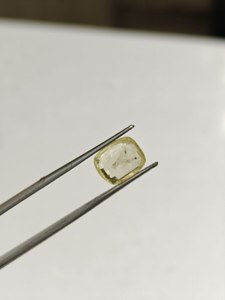 พลอยแซฟไฟร์สีเหลืองแท้ 4.10 กะรัต ทรงสี่เหลี่ยม สำหรับทำเครื่องประดับและอุปกรณ์เสริม - Product Image 2