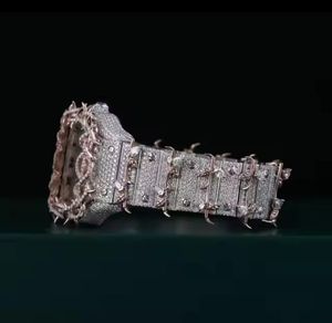 Reloj de Cuarzo con Diamantes Moissanite de Lujo Arctic Crown para Hombre con Bisel Totalmente Cubierto de Diamantes y Acabado de Acero Premium - Product Image 5