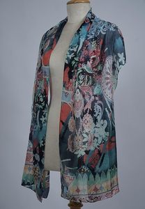 Écharpe vintage à motif floral pour femme, en tissu aérien, longue et élégante, accessoire doux pour le cou, idéale pour un usage décontracté. - Product Image 3