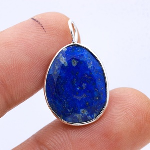 Pendentif en Lapis Lazuli Naturel en Gros, Fait Main Vintage, en Argent Sterling Massif 925, avec Sertissage Géométrique Doré, Cadeau Raffiné pour Femme - Product Image 2