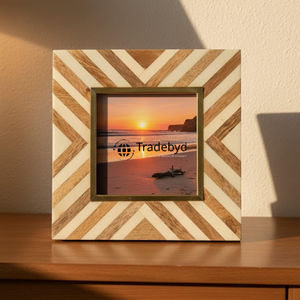Marco de Fotos Creativo con Incrustaciones de Resina Hecho a Mano con Acabado Brillante, Regalo Premium de Tradebyd - Product Image 4