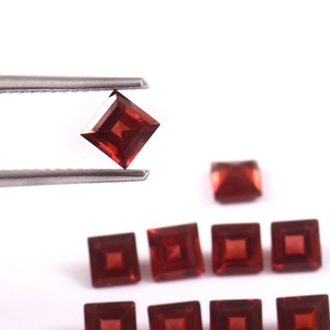 Lot en gros de pierres précieuses naturelles de grenat rouge 6x6 mm, taille carrée, facettées, calibrées, pour la fabrication de bijoux - Product Image 2