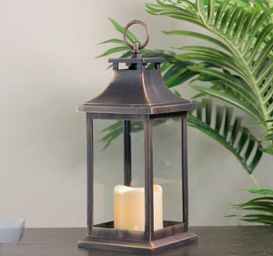 Farolillo Cuadrado de Hierro Antiguo Hecho a Mano con Paneles de Vidrio, Decoración Navideña para el Hogar, Uso Interior y Exterior - Product Image 1