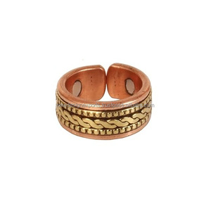Bijoux en cuivre pur de qualité supérieure, ajustement confortable • Bande unisexe à texture texturée - Product Image 5