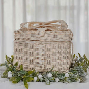 Caja de Almacenamiento de Mimbre Natural con Tapa, Regalo de Navidad, Artesanía Vietnamita, Cesta Decorativa Festiva, Rústica y Acogedora para el Invierno - Product Image 1