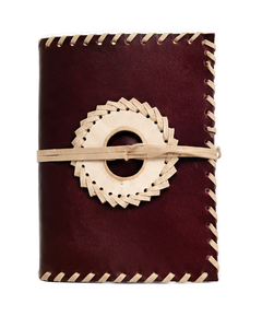 Diario de Cuero Estilo Antiguo – Cierre de Disco Sunburst, Borde Cosido en Contraste, Diario Recargable, Cuaderno Vintage Hecho a Mano - Product Image 6