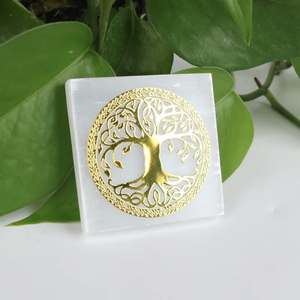Plaque de Recharge Carrée en Sélénite Blanche Naturelle avec Motif Arbre de Vie Doré Gravé, Plaque de Purification en Cristal pour Guérison Reiki - Product Image 1