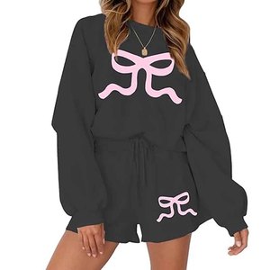 Conjunto de 2 piezas de sudadera y pantalones cortos para mujer, estilo casual, con capucha, de color sólido, de forro polar, holgado, estilo urbano. - Product Image 2