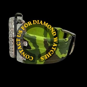 Reloj de Pulsera Personalizado de Lujo con Esfera Redonda Cronógrafo Semi-escarchada, Correa de Goma Verde y Negra, Diseño Personalizado, Unisex, Moderno - Product Image 3