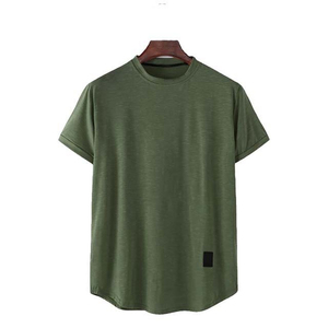 Cada camiseta de algodón para hombre de alta calidad con impresión personalizada, hecha en Pakistán, se adapta perfectamente a la identidad de su marca. - Product Image 4