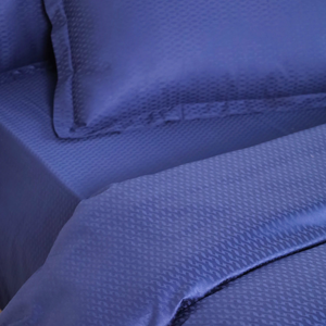 ผ้าปูที่นอนสีฟ้า Azure ให้ความรู้สึกสงบสง่างาม ชุดเครื่องนอนระดับพรีเมียมสำหรับห้องนอน - Product Image 3
