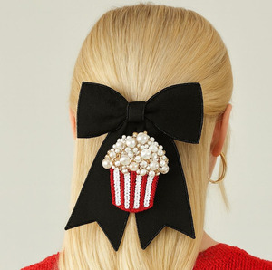 Pince à cheveux unique et élégante en satin noir avec perles et ornements en forme de maïs soufflé, accessoire de luxe pour cheveux de Noël pour femmes et filles 2026 - Product Image 1