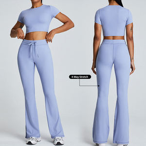 Ensemble de yoga pour femme bleu clair : Crop top et legging taille haute longueur intégrale, 2 pièces en Spandex et Polyester extensible dans les 4 sens avec cordon de serrage - Product Image 1