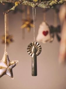 Adorno Navideño de Estrella de Latón Vintage con Borla y Campana, Decoración Artesanal de Butterfly's - Product Image 4