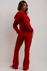 Conjunto Deportivo de Mujer con Sudadera Corta con Cremallera y Pantalones Acampanados de Cintura Alta, Detalles de Ribete, Diseño Bordado, Logotipo y Cinturón - Product Image 3