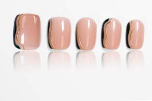 Faux ongles à presser minimalistes à motifs abstraits, forme amande, motif vague dorée, longueur moyenne, en ABS, nude, personnalisables, fabrication OEM/ODM - Product Image 6