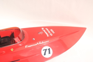 Modelo de Lancha Rápida Italiana F430 Hecha a Mano en Madera - Réplica a Escala de Lancha de Carreras de Lujo para Decoración de Hogar u Oficina - Product Image 4