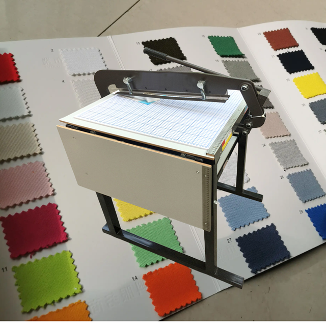 Sturdy Durable Zig Zag and Straight Blade Machine Cutter Tools New Design Cloth Fabric Cutting Machine for Sale